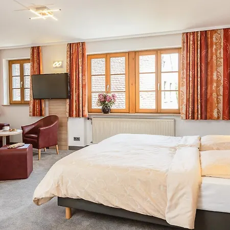 Altes Brauhaus Garni Hotel 4*