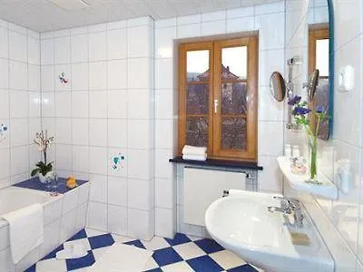 Altes Brauhaus Garni Hotel 4*