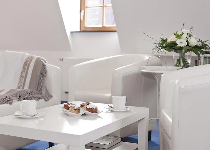 Altes Brauhaus Garni Hotel 4*