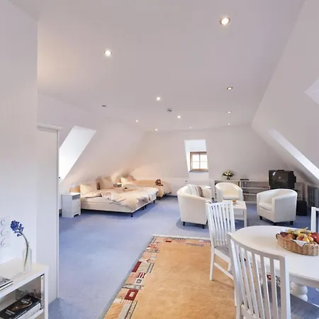 ホテル Altes Brauhaus Garni 4*