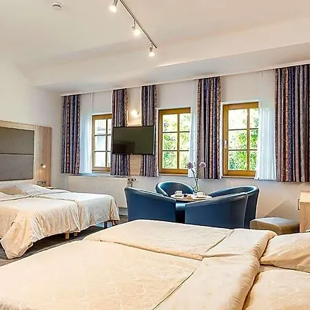 Altes Brauhaus Garni Hotel 4*