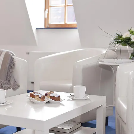 Altes Brauhaus Garni Hotel 4*